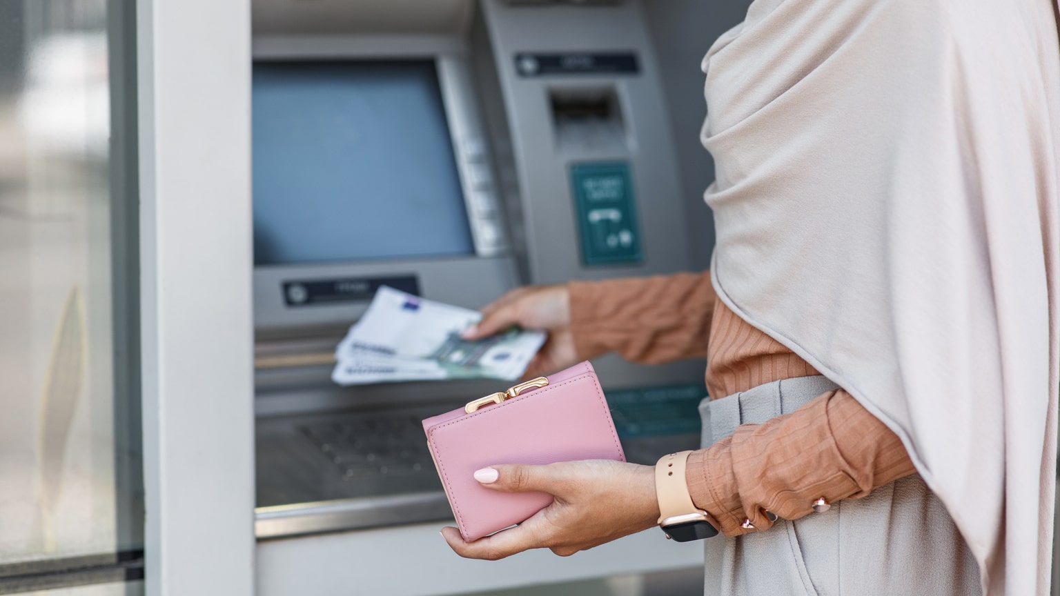 Банки в&nbsp;ОАЭ: как&nbsp;открыть счет в&nbsp;стране с&nbsp;надежной банковской системой