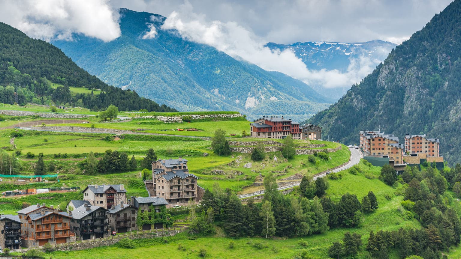 ВНЖ Андорры за&nbsp;инвестиции в&nbsp;страну с&nbsp;развитой экономикой