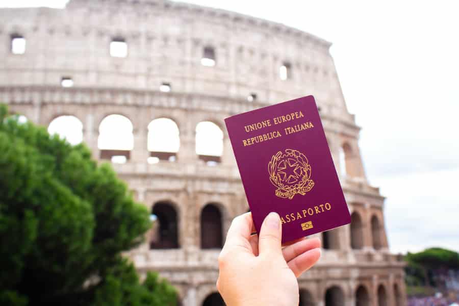 Паспорт Италии для россиян: как получить в 2024 году
