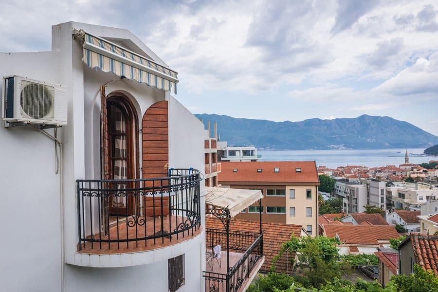 ВНЖ в Черногории при покупке недвижимости в Будве