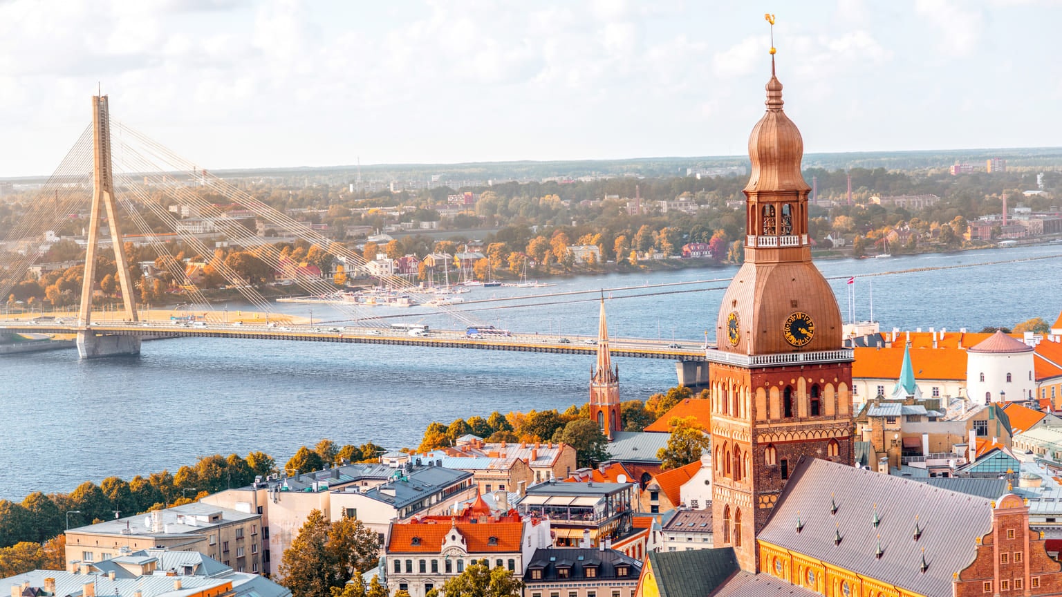 Как&nbsp;получить ВНЖ и&nbsp;стать резидентом Латвии в&nbsp;[[year]] году