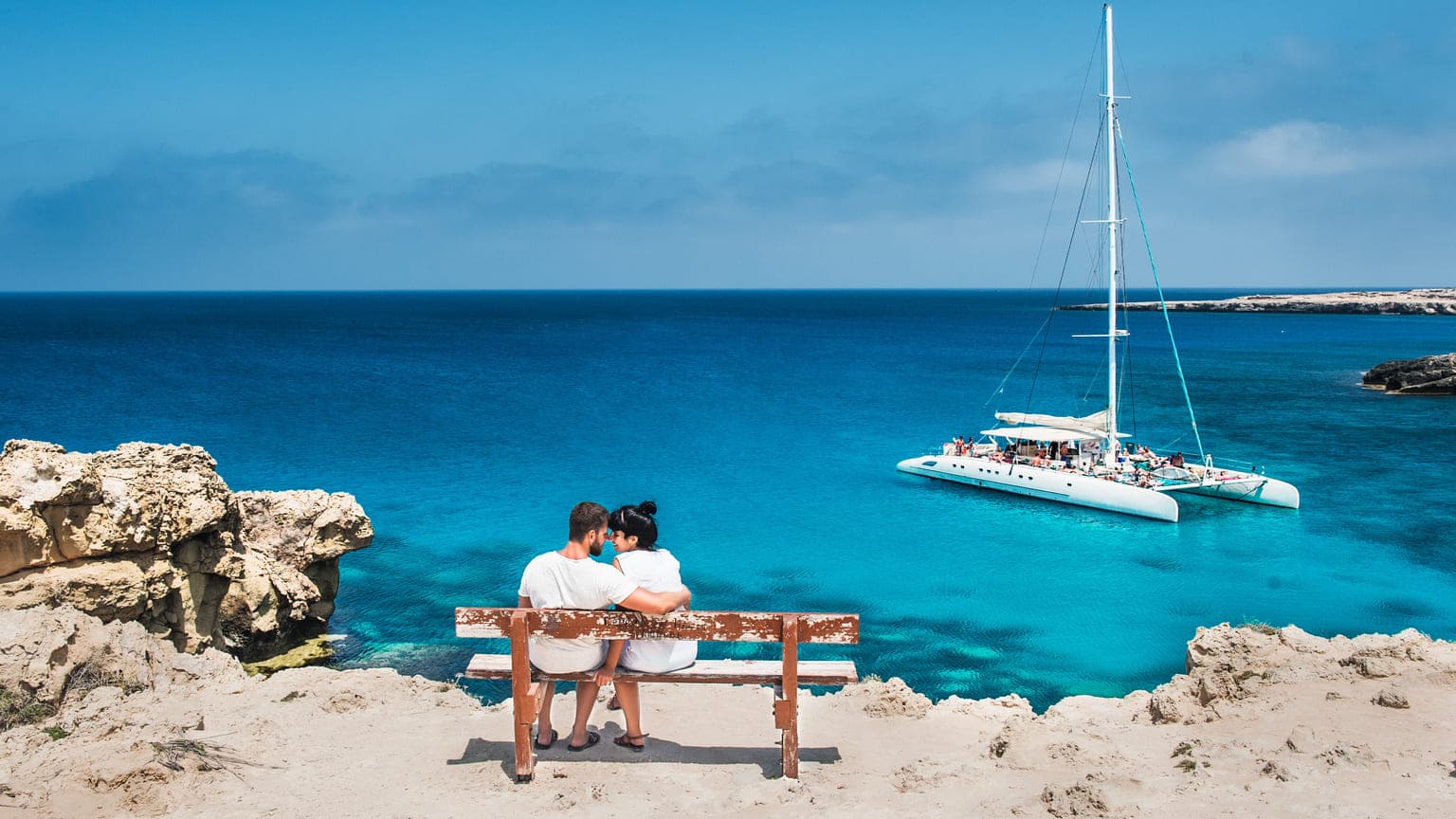 ВНЖ на Кипре при покупке недвижимости: как получить и переехать жить на остров