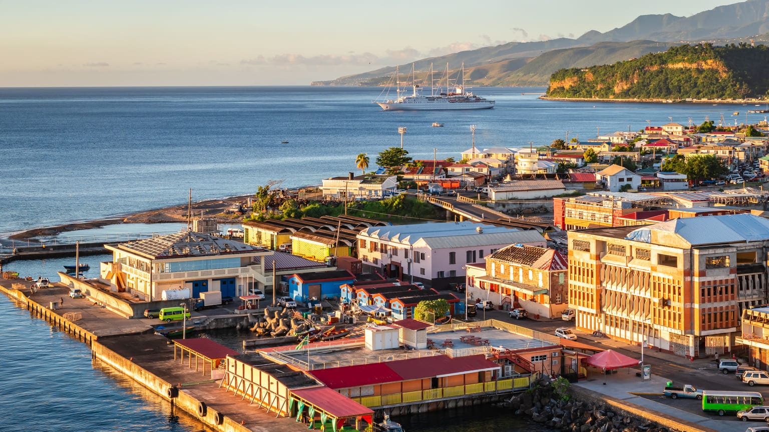 Гражданство Доминики за инвестиции: как получить золотой паспорт