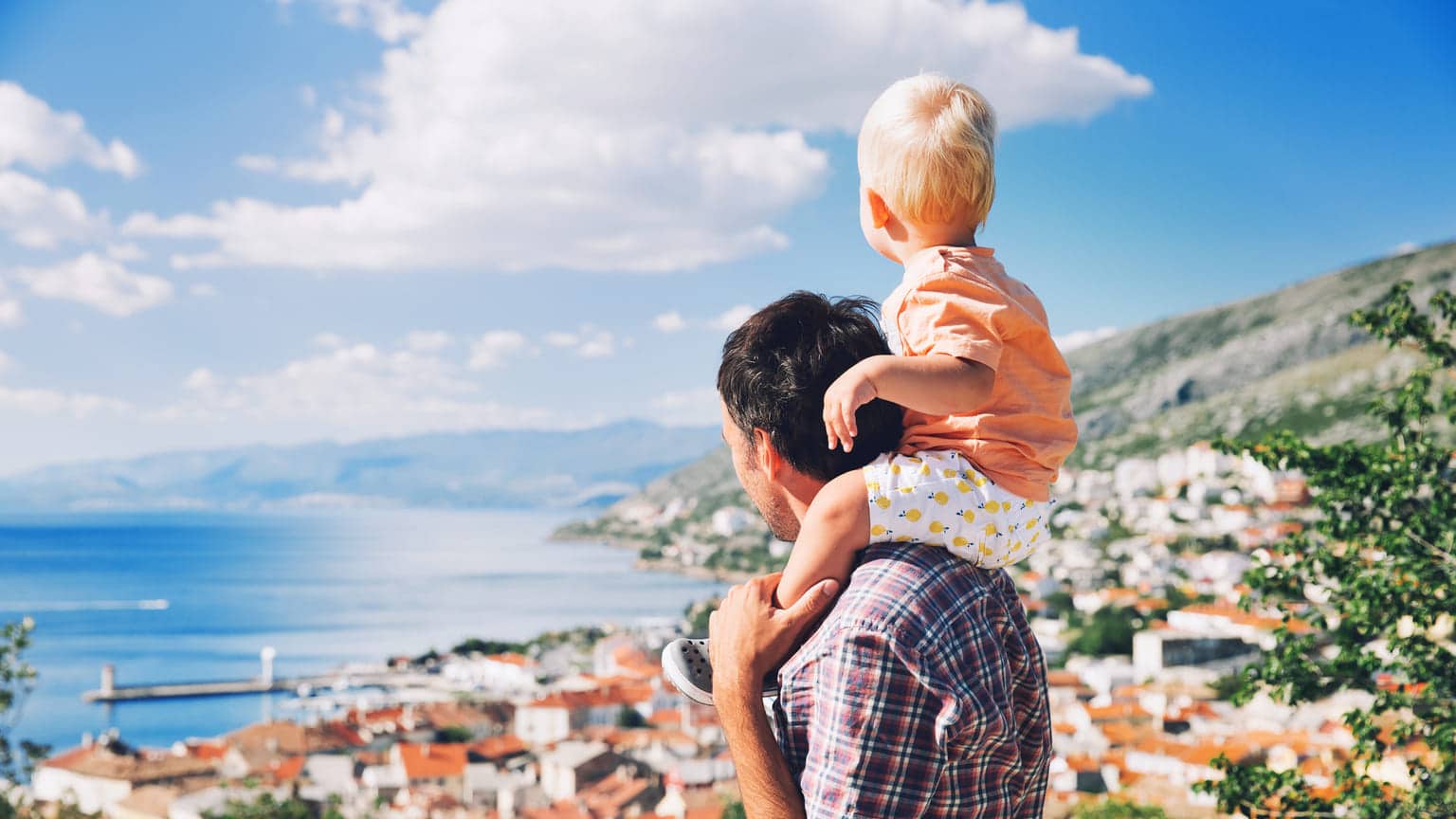 Где россияне могут получить золотую визу