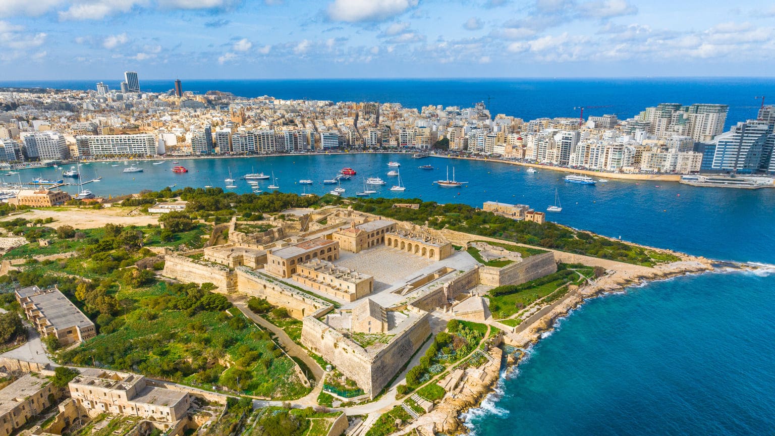 Гражданство Мальты: как россиянам получить второй паспорт