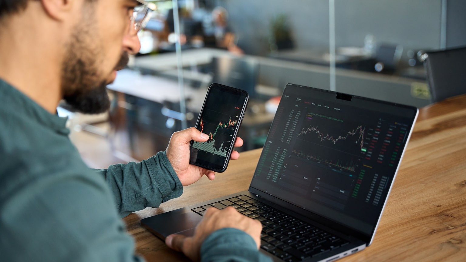 ВНЖ и гражданство за криптовалюту: правда или миф?