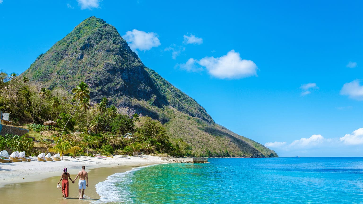 Гражданство Сент-Люсии за инвестиции: как получить второй паспорт