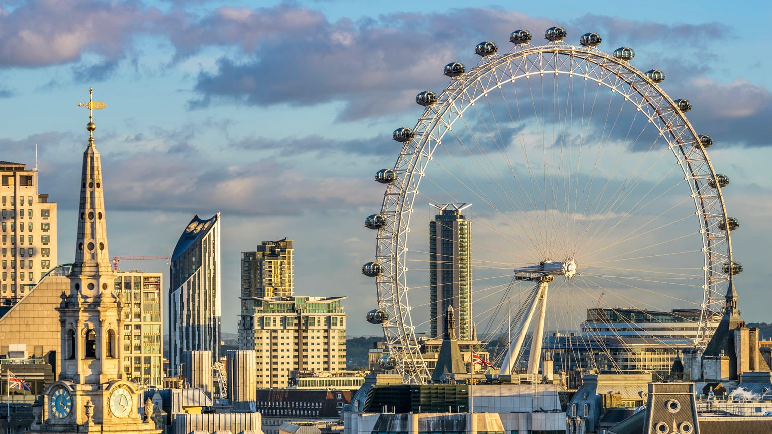 Новые правила въезда в Великобританию: кому нужно электронное разрешение?