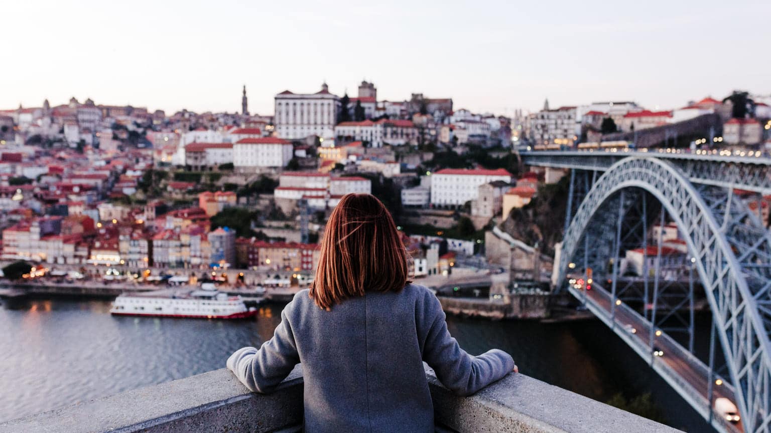 ВНЖ в&nbsp;Португалии для&nbsp;россиян: как&nbsp;сделать мечту о&nbsp;жизни у&nbsp;океана реальностью