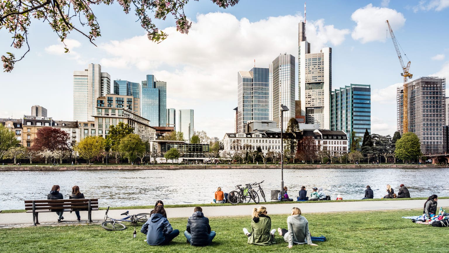 «Голубая карта Германии»: как&nbsp;получить ВНЖ через&nbsp;payroll‑решение, если&nbsp;работодатель в&nbsp;другой стране