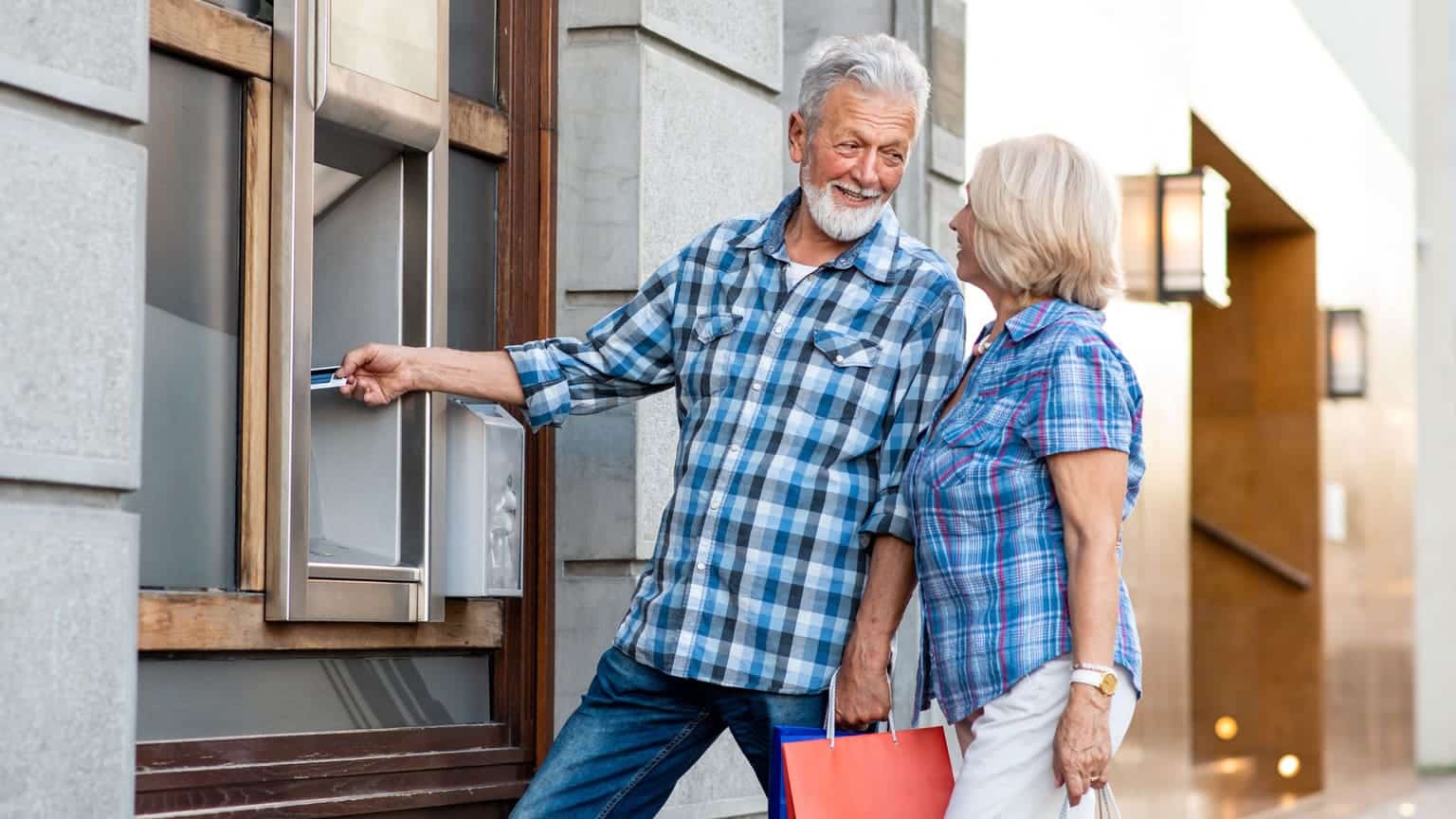 Какие банки Испании подходят для открытия счета нерезидентом