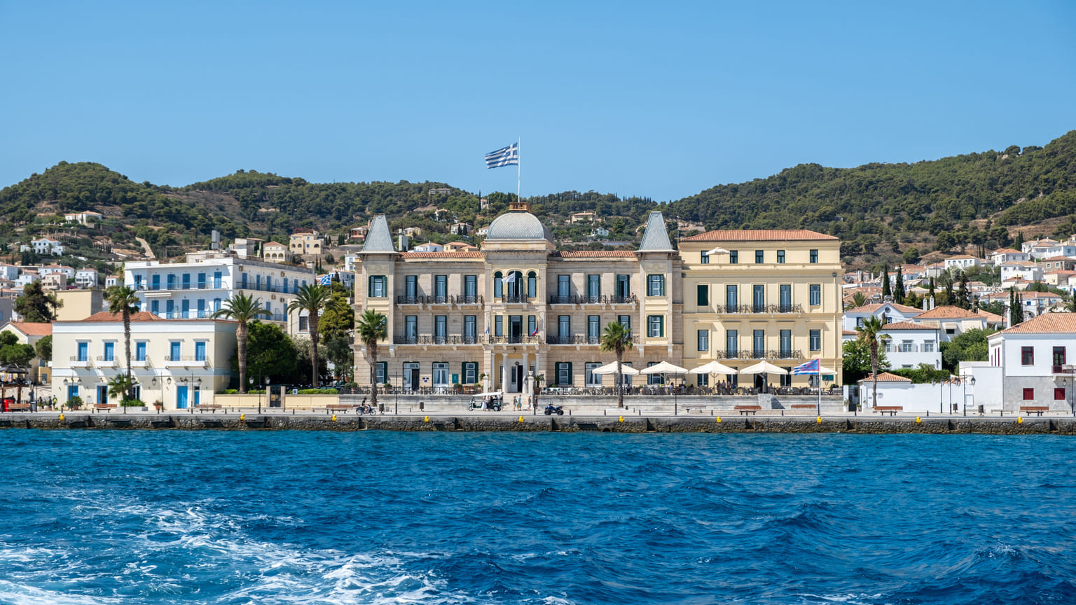 «Золотая виза» в&nbsp;Грецию: как&nbsp;получить ВНЖ за&nbsp;инвестиции в&nbsp;ценные бумаги и&nbsp;фонды
