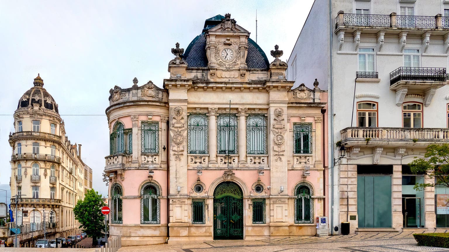 Филиал Banco de Portugal в Коимбре — центробанк Португалии