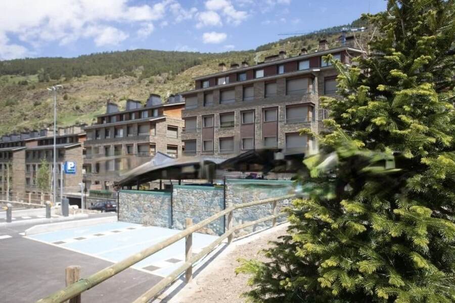 Modern flat with mountain view in Andorra